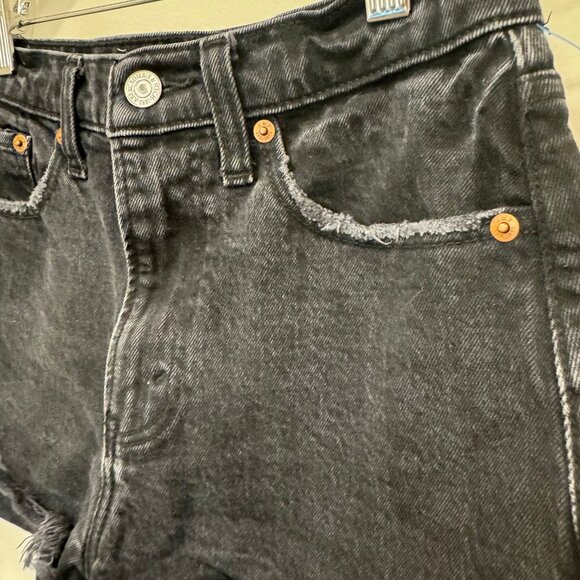 Abercrombie & Fitch Black Denim Mom High Rise Shorts Distressed Raw Hem Size 25 - Picture 2 of 6